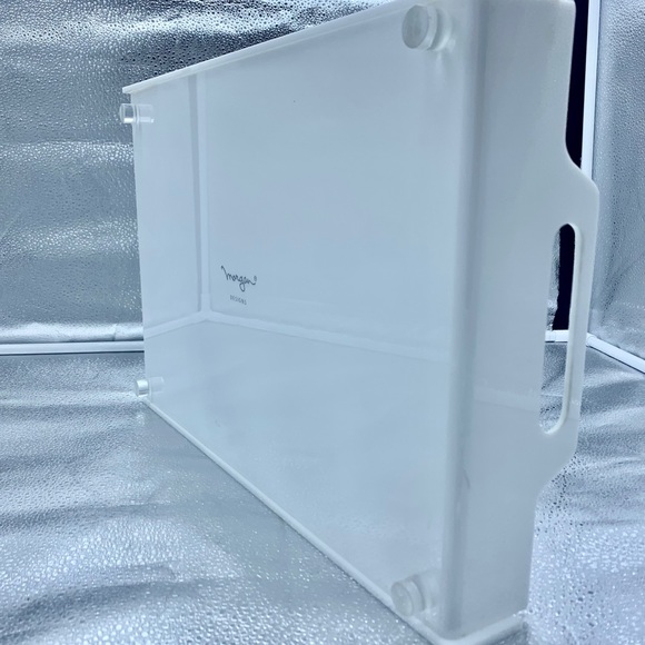 Vintage Morgan Designs White Tray with lucite feet - Picture 4 of 5